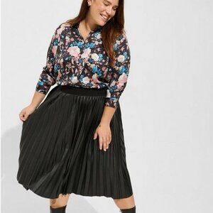 Torrid Floral Madison Satin Button Up Long Sleeve Shirt NWOT Size 1X